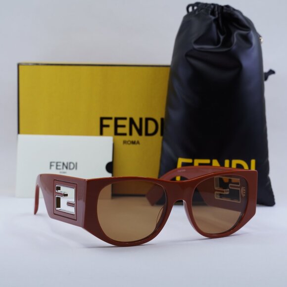 Fendi FE40109I 50E BAGUETTE Oval Sunglasses - Brown - Picture 14 of 14